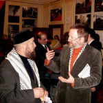 Шейх Аширов и журналист Сергей Маркус. Сзади – глава Центра палестинской культуры в Москве Вафик аль-Шаер